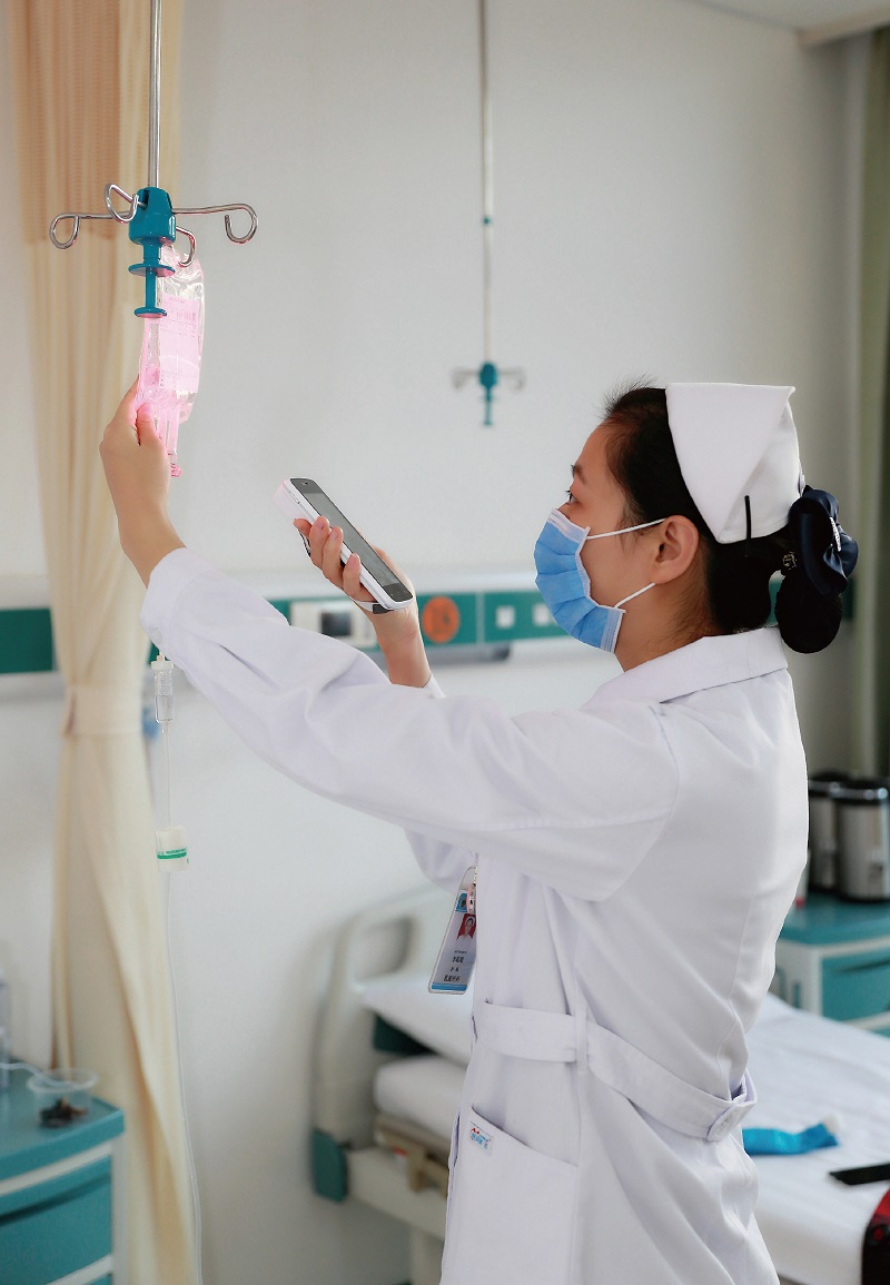 57834aaf7b9b0.jpg 移動(dòng)護(hù)士站.jpg